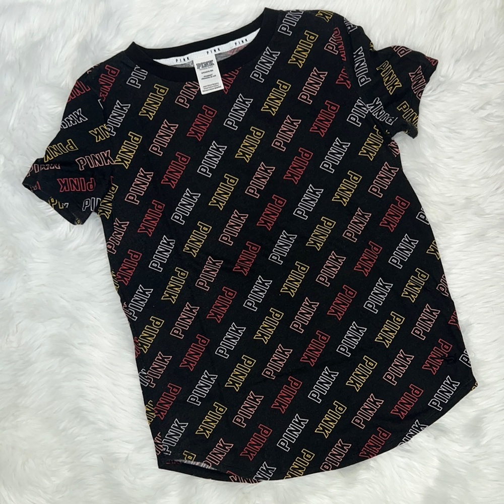 ⭐️2/$20⭐️ PINK EVERYDAY tee in black with PINK logo print Small S